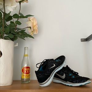 Nike Free metallic geometric pattern